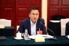 <b>化拓展“人工智能+”</b>